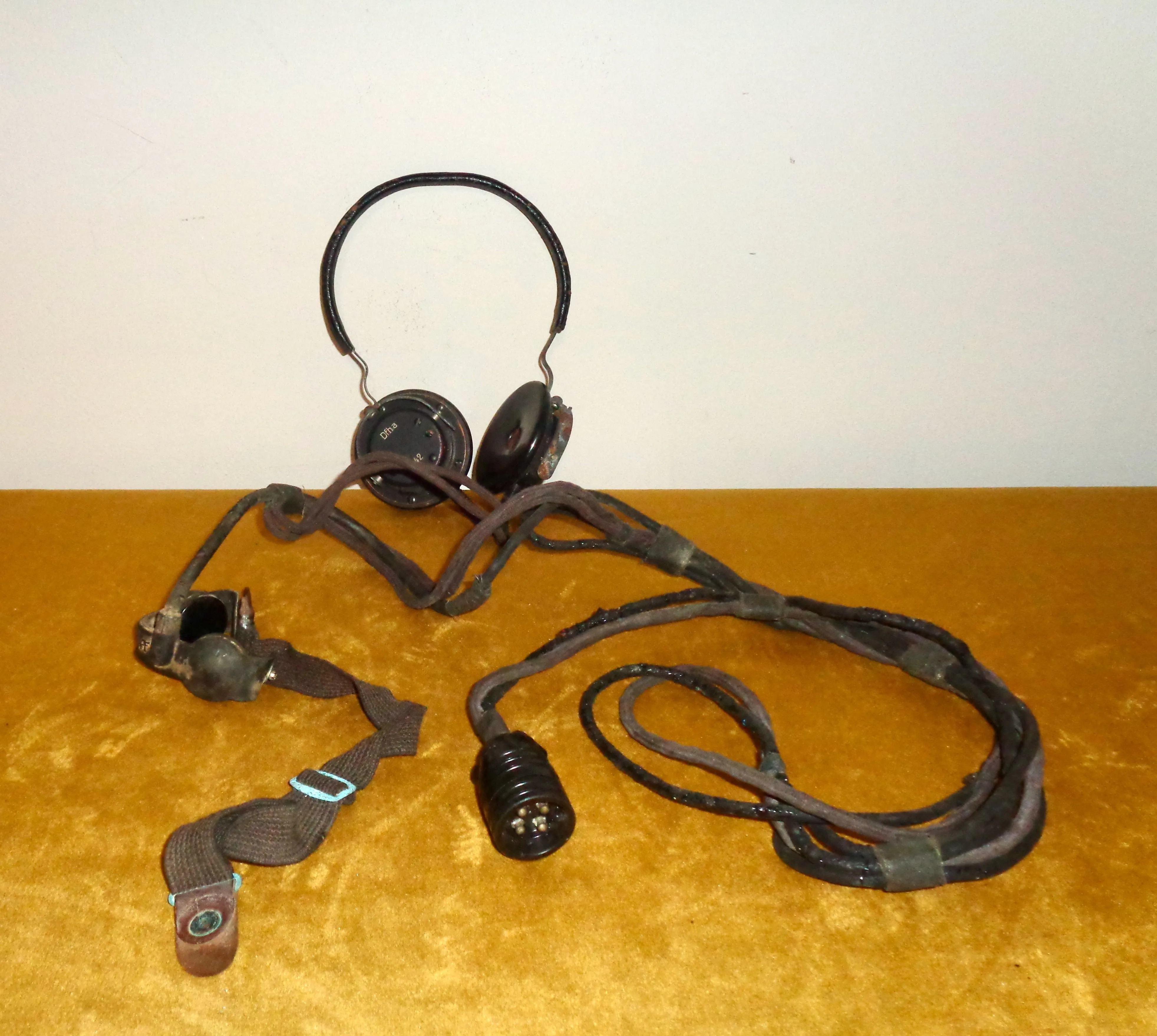 1942 German Army Headphones Dfha With Throat Microphone And Plug