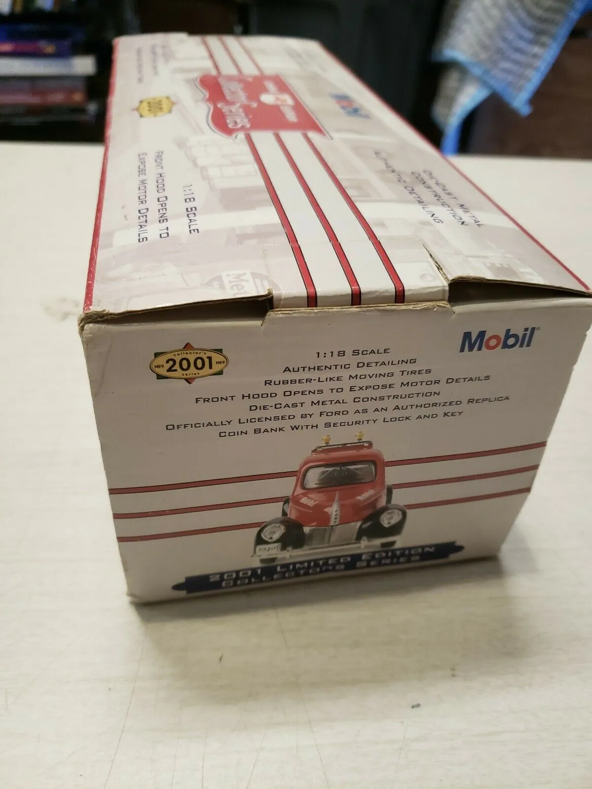 NEW 2001 Vintage Red Ford 1:18 Scale Mobil Collectible Toy Truck Coin Bank